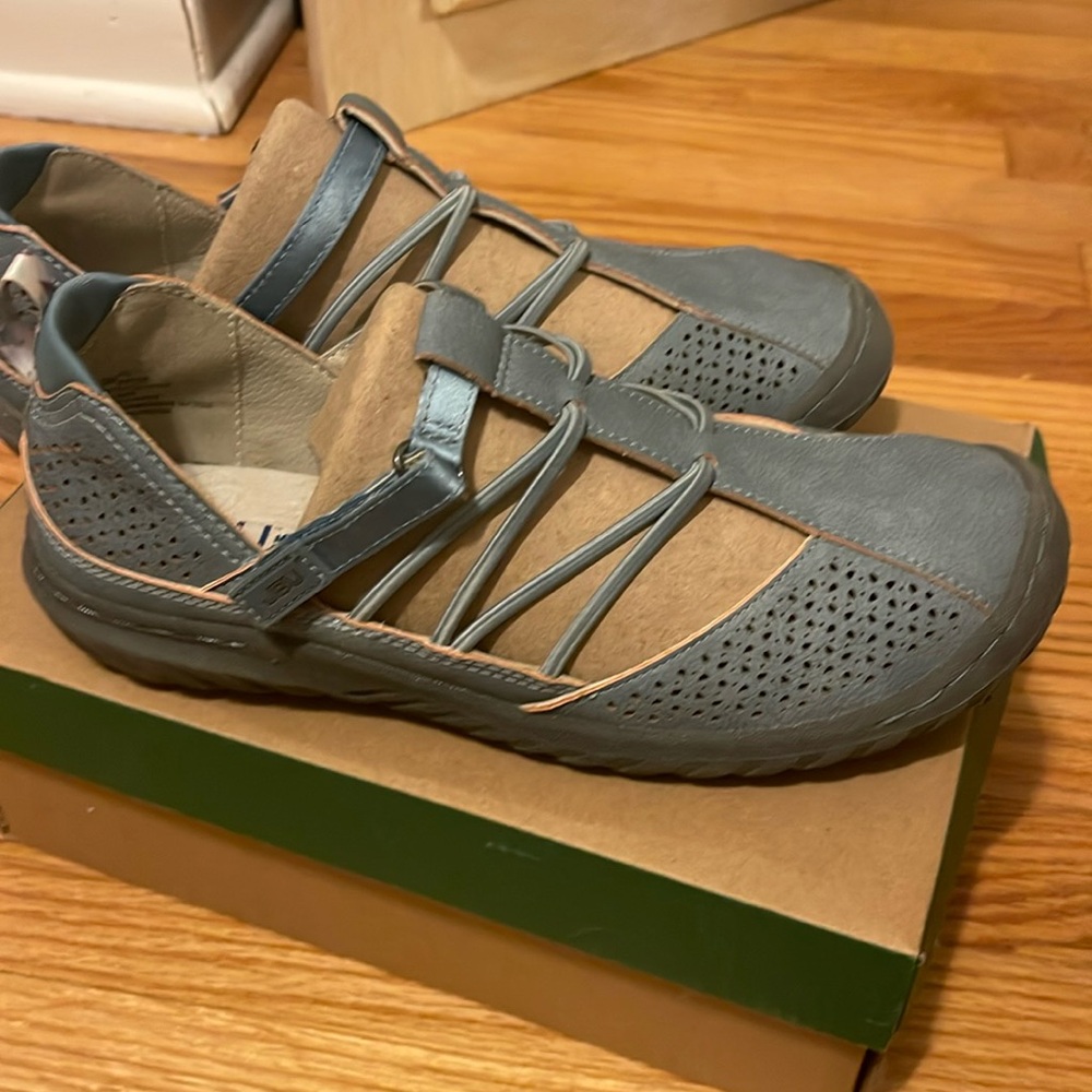 JBU by Jambu memory foam shoes